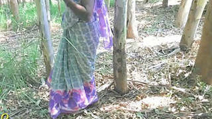 Outdoor sex with a desi village bhabi