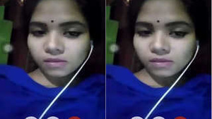 Amateur Indian woman pleasures herself on video call