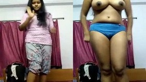 Exclusive Indian college student flaunts her big boobs to her lover