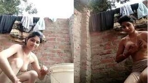 Exclusive Clip of Sexy Bhabhi Bathing in the Shower