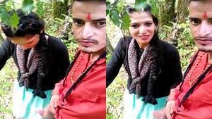 Desi GF gives her lover an outdoor handjob in the heat