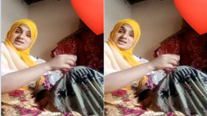 Pakistani Babe Shows Off Her Sexy Boobs and Pussy in Exclusive Video