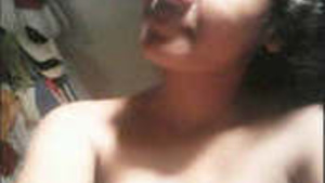 European Girl from Lanka Reveals Her Sexy Side in Video