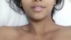 Desi sexy teenage girl show her buceta