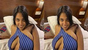 Amateur Indian Wife Gets Naughty on Camera