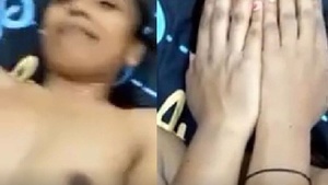 Desi maid gets naughty in MMS video