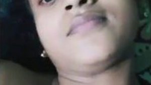 Nude show, shaved buceta