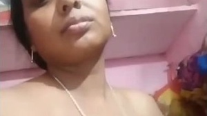 Super Horny Desi Bhabhi Fingerbang Clips
