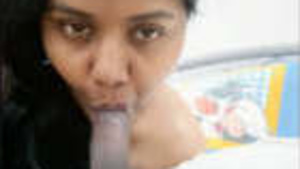 Desi milf twist shows off her nude body and gives a blowjob in 6 clips