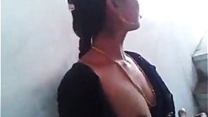 My neighbor in Hyderabad is a hot woman who flashes herself to me.