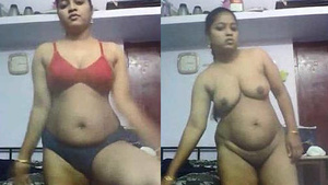 Telugu girl strips down and reveals her big ass hole in this steamy video