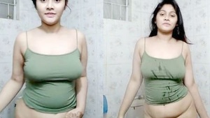 Desi sexy woman cheating hot bath vido