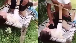 Khet me jabarjast thukaii