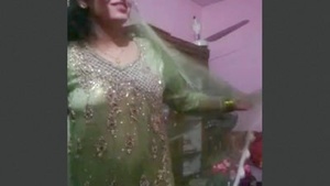 Newlywed Beautiful and Sexy Paki Woman Bj and fucking