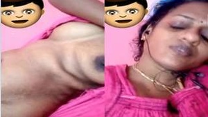 Amateur Tamil Bhabhi Shows Off Her Boobs and Pussy in Video Call