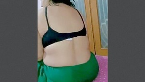 Desi Bhabhi handjob and fucked marge clips