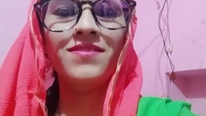 Desi Indian girl playing fingering pussy