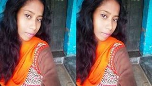 Desi Indian Girl Shows Off Her Big Boobs in Exclusive Video Call