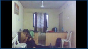 Mature bhabhi fucking young lover in office clip