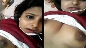 Desi Indian Girl Shows Off Her Super Sexy Body to Lover on Video Call