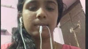 Tamil Woman showing breasts pussy