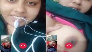Desi Indian beauty flaunts her hot boobs in an exclusive video call