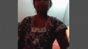 Dissatisfied Tamil Fingered Woman