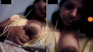 ExclusiveCutie Lankan Girl Shows Off Her Big Boobs and Pussy on Video Call