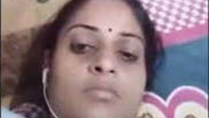 Bhabhi on video call get horny pressing boob