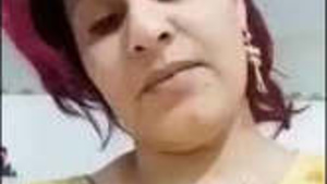 Beautiful Married Bhabi Showing And Fingering Pussy