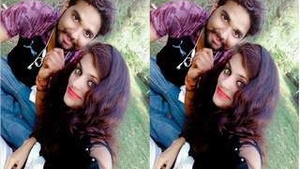 Desi Indian Babe Shows Off Her Big Boobs on Video Call