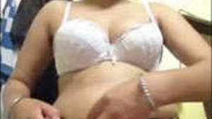 Super Hot Sardarni GF Selfie Video with audio for your listening pleasure
