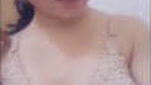 Pakistani Girlfriend Reveals Her Nude Body