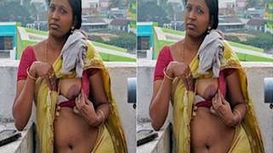 Exclusive Video Call with Horny Tamil Bhabhi Showing Off Her Tits and Pussy