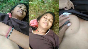 Bfs Sexy Indian Girl Gets Her Pussy Fingered and Pressed