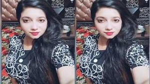 Pakis Sexy Display of Her Big Breasts in Amateur Porn