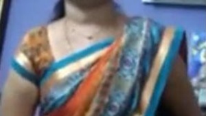 Desi Tia showing buceta para BOOoss