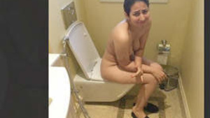 Beautiful and Sexy Nude Videos of a Gorgeous Pakistani Bride