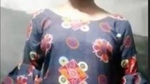 Desi Beautiful Slim Girl Showing For The Lover