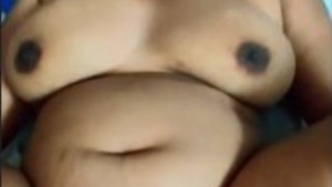 Sexy BBW Bhabhi showing or body and foda