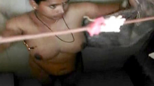 Desi aunt gets naughty in the bathtub with her lover