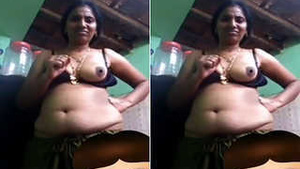 Telugu bhabhi flaunts her big breasts on facebook