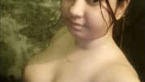 Beautiful Desi Girl Takes a Bath in this Video