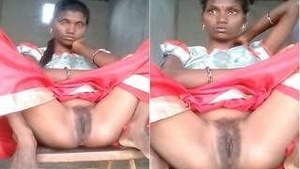 Desi Telugu Bhabhis Sensual Display of Her Pui