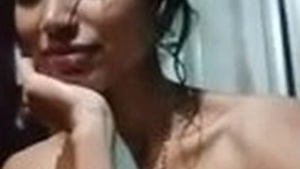 Slim Bhabhi Nude Clip