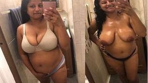 Exclusive Video of a Horny Desi Auntie Bathing