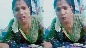 Auntys mood swings in a steamy selfie video