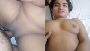 Amateur Bhabhi Gets Her Tight Asshole Stretched