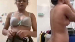 Indian girls bathtub fusion on Instagram for your viewing pleasure