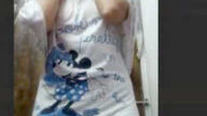 Sexy Desi Indian girl tits her